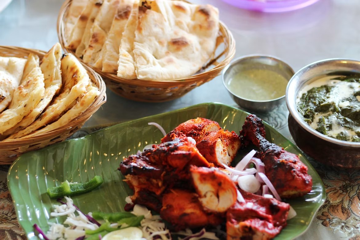 Fresh dishes from the tandoor oven